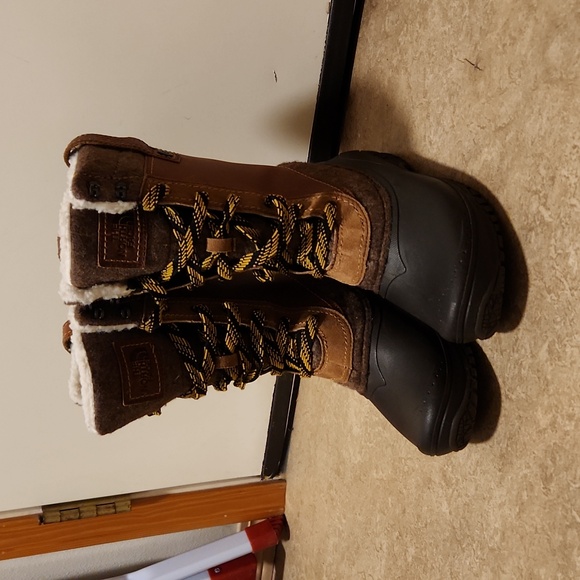 Womens Brown Leather North Face Snow Boots - Picture 5 of 14